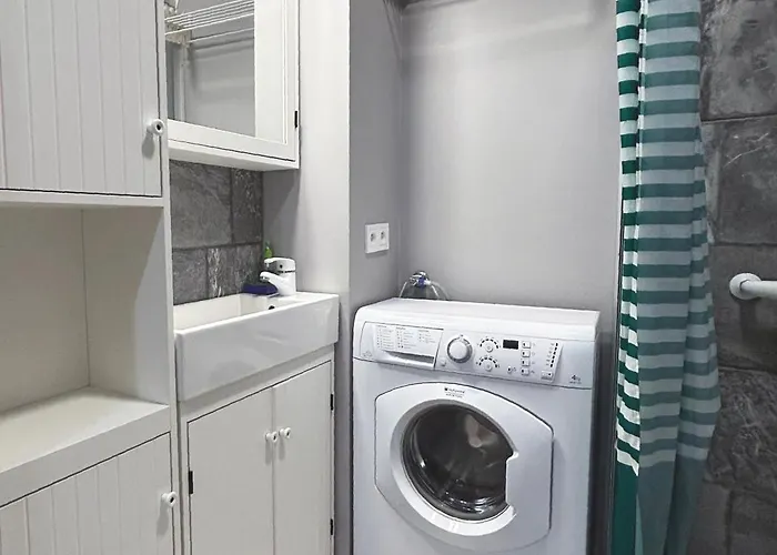 For منزل للإقامة